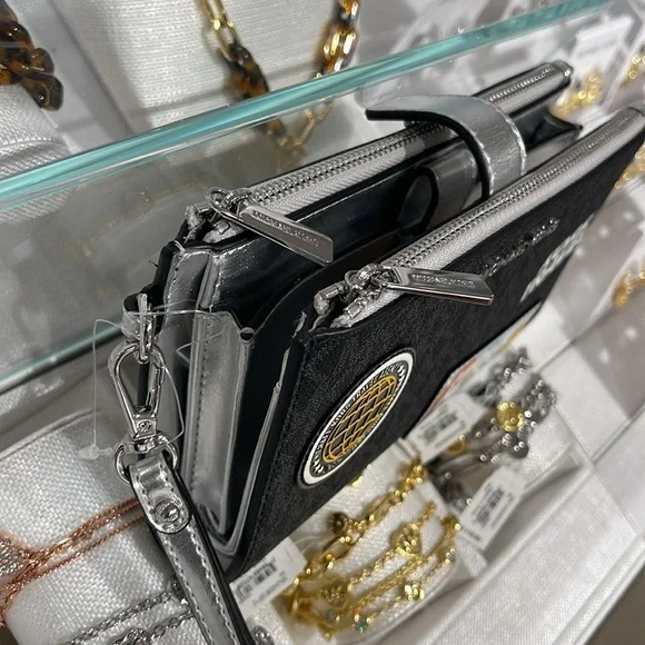 Michael Kors JST Lg Embellished Signature Logo Wristlet Wallet Phone Patches NWT - Picture 5 of 16